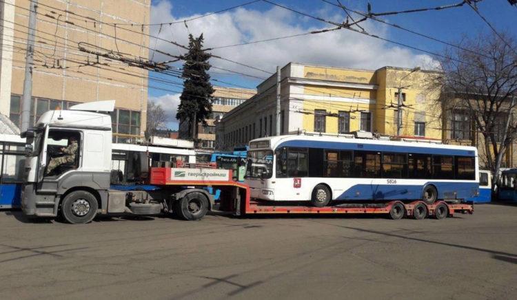 Троллейбусы не трамваи в металлолом не сдадут