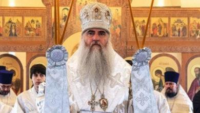 Митрополит Лонгин назвал слухи о своем уходе чьей-то больной фантазией и извинился за появление на Сенном рынке без маски