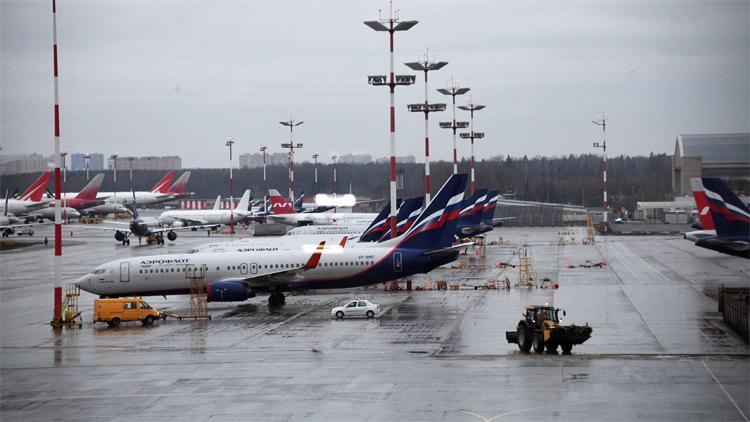 Самолет рейса Москва-Саратов совершил экстренную посадку из-за отказа двигателя