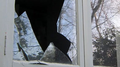 В Балаково рецидивист разбил окно и похитил водонагреватель со смесителем