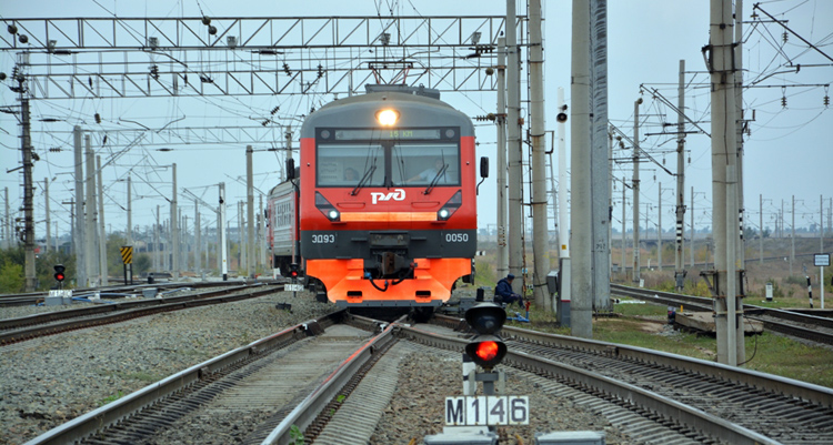 Школьники и студенты из Балаково с 1 сентября могут ездить в пригородных поездах за полцены