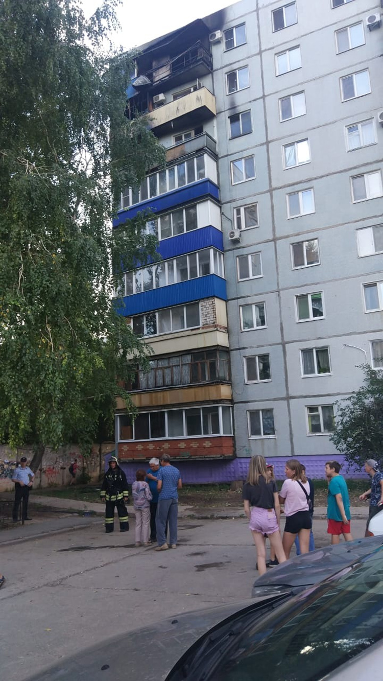 В Балаково только что на Комсомольской погорело несколько квартир