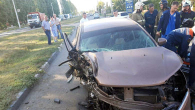 ДТП на Трнавской водитель Lada XRAY врезался в столб