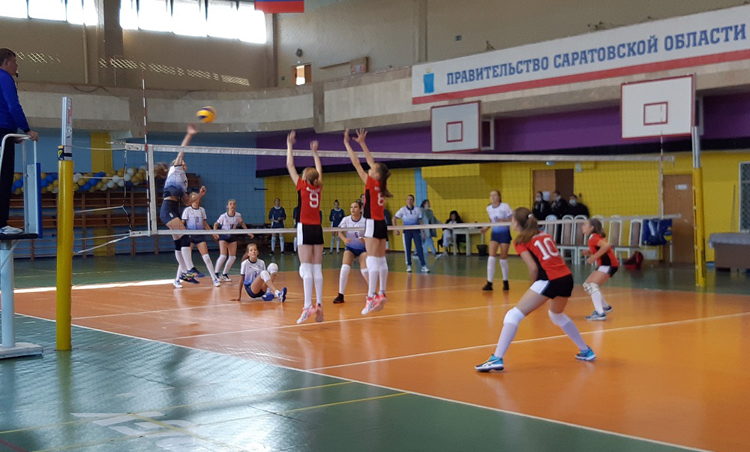 Балаковские волейболистки проиграли в напряженном полуфинале первенства России сильным соперницам