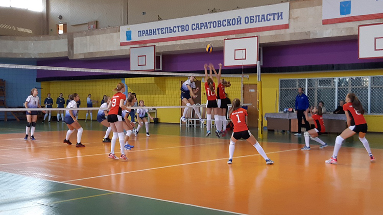 Балаковские волейболистки проиграли в напряженном полуфинале первенства России сильным соперницам