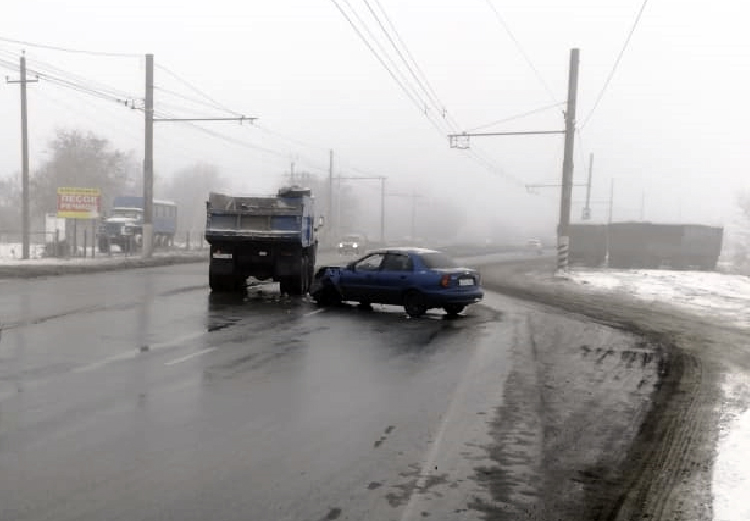 В Балаково произошли ДТП с КамАЗом и ЗИЛом