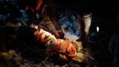 Сегодня ночью под Балаково спасатели доставали водителя «десятки» из оврага