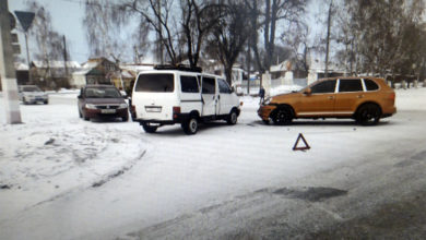 В старом городе в Балаково столкнулись три автомобиля
