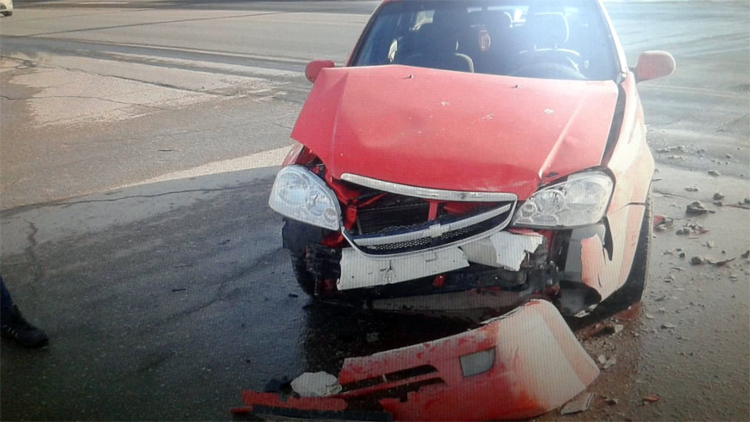 В Балаково 19-летний водитель «десятки» въехал в машину ровесника