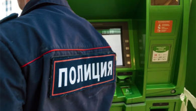Полицейский-стажер в Балаково не позволил отобрать у старушки 1,5 миллиона рублей