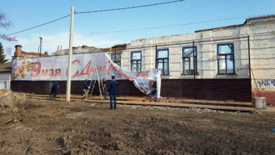 Ветераны на фоне руин – сегодняшнее Балаково