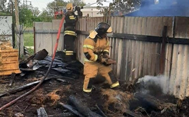 В Маянге Балаковского района подожгли два дома и сарай