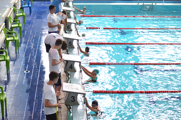 В Балаково стартовали региональные соревнования по плаванию