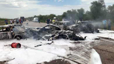 На дороге в Саратов в ДТП дотла сгорели четыре автомобиля