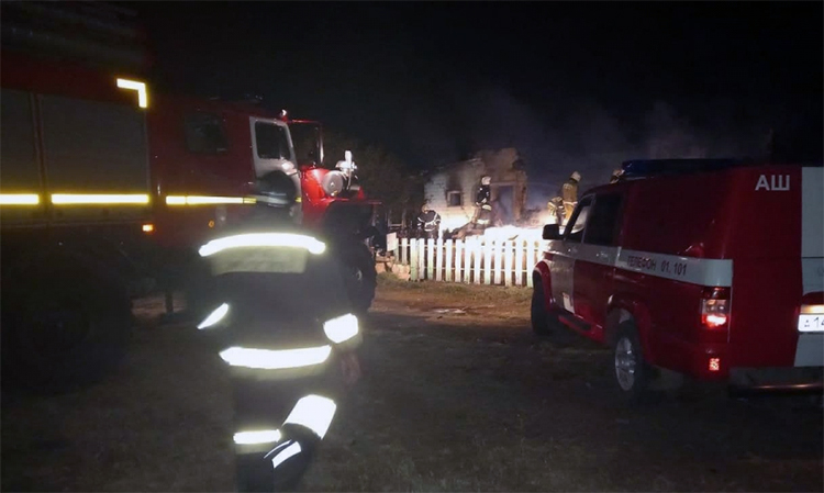 В страшном пожаре в селе Наумовка погибли двое взрослых и трое детей