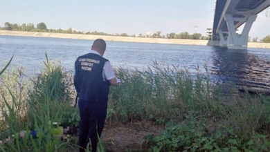 В Балаково вытащили из воды тело женщины, упавшей с моста Победы
