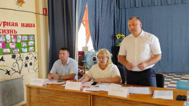 Сергей Грачев дал ряд поручений для решения проблем жителей села Малая Быковка